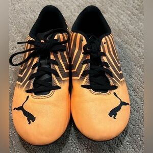 Puma Soccer Cleats Boys Size 1.5